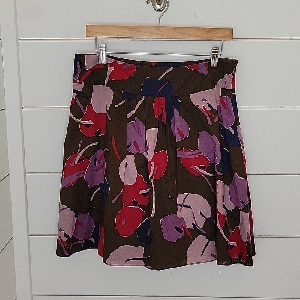 MOSSIMO medium brown w/purple & red floral mini skirt